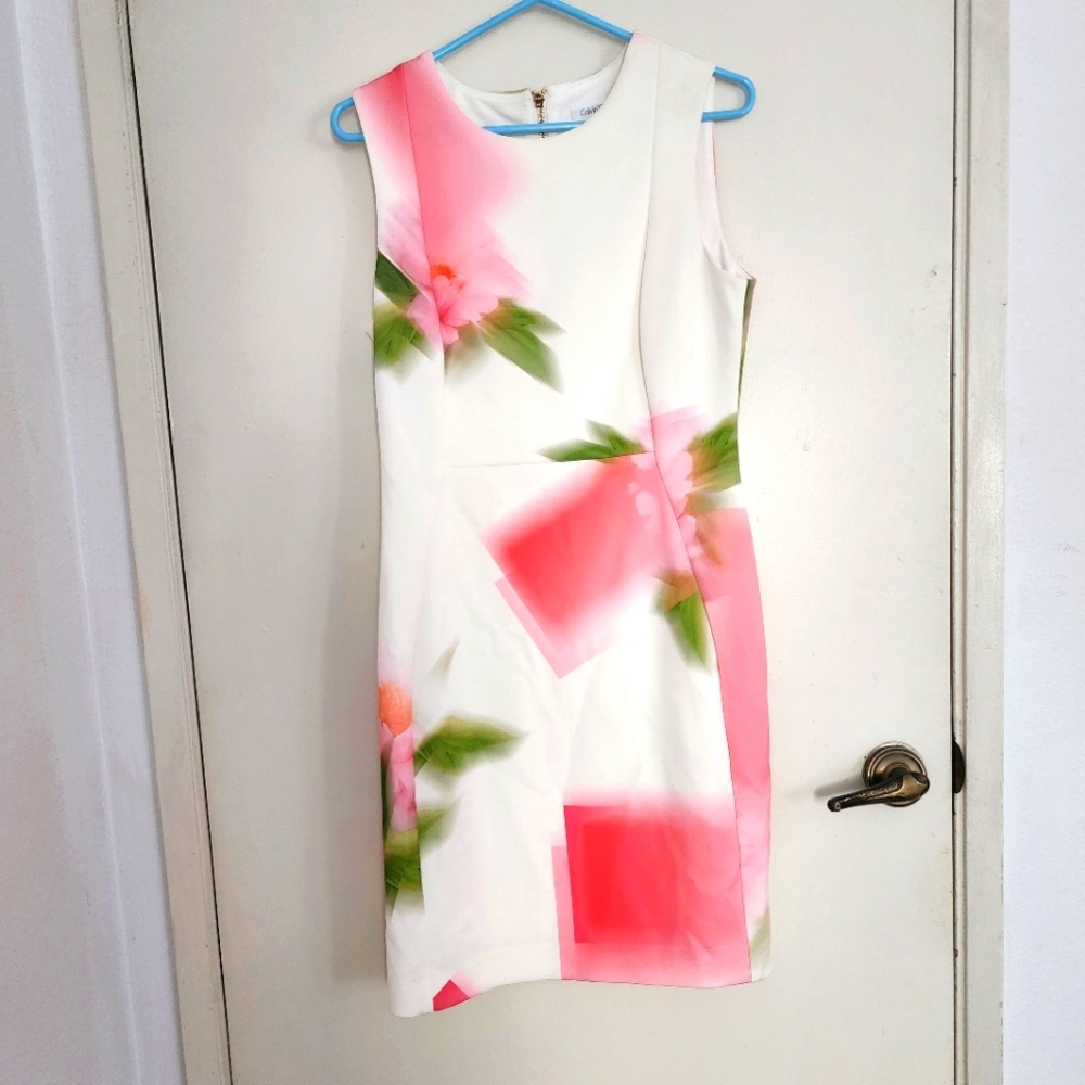 CALVIN KLEIN beautiful sheath dress